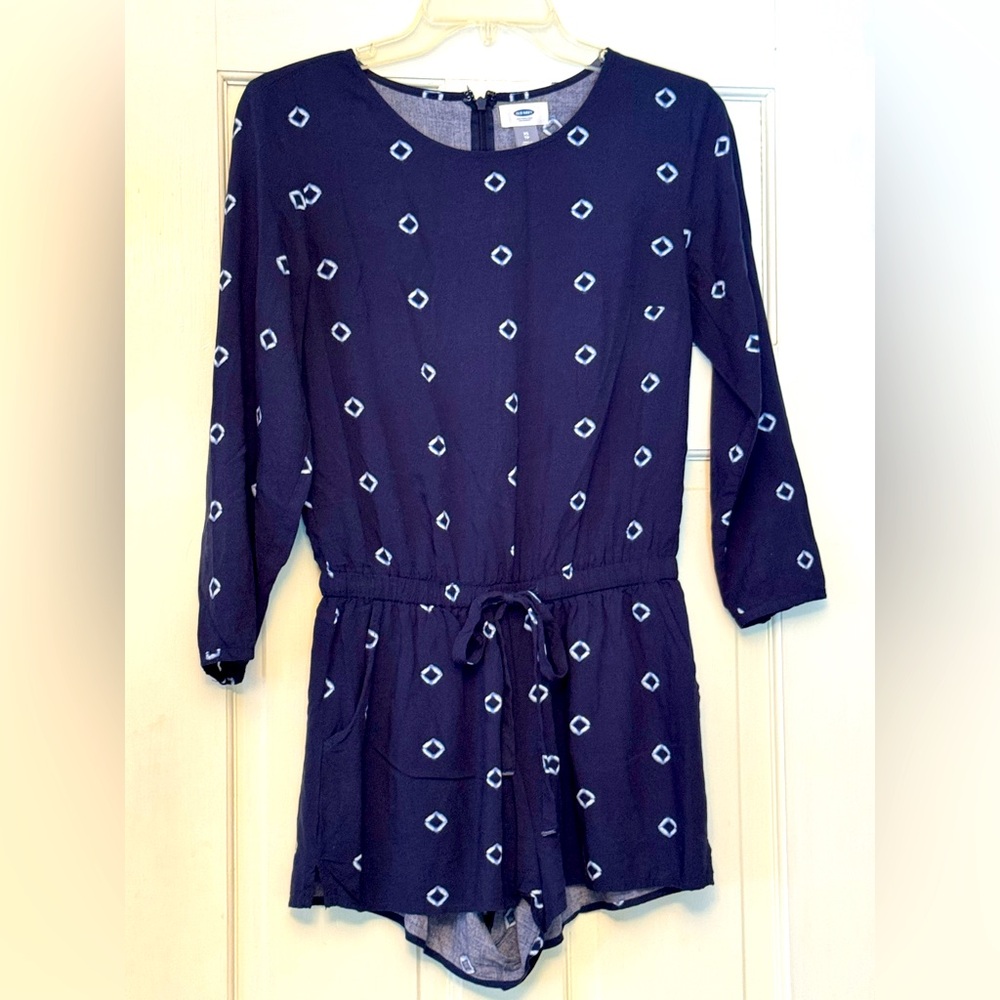 Old Navy Blue‎ and White Shorts Stylish and Versatile